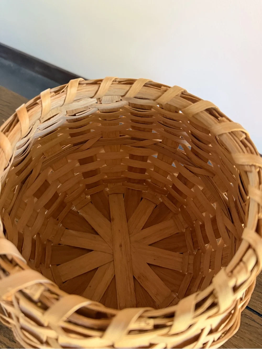 Nantucket Style Basket Large Handle Round Taper Bubble LARGE Wicker Ratan signed